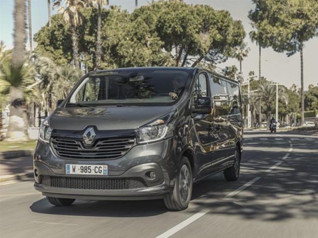 Renault Trafic SpaceClass targets high-end shuttle market ...